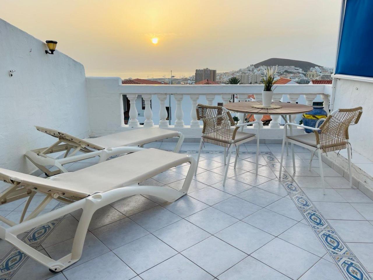 Seaview Port Royal, Los Cristianos, Heated Pool, Wifi Лос Кристианос Экстерьер фото